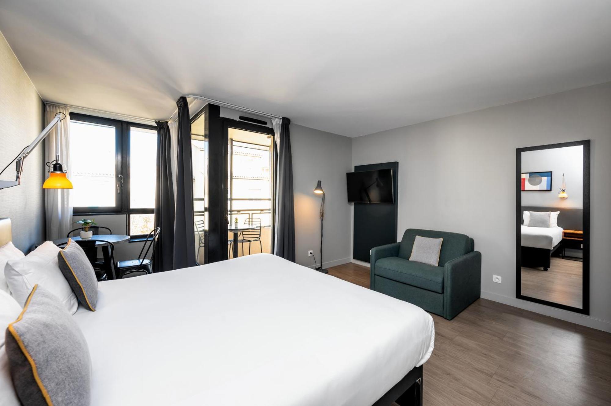 Staycity Centre Vieux Port Apartahotel