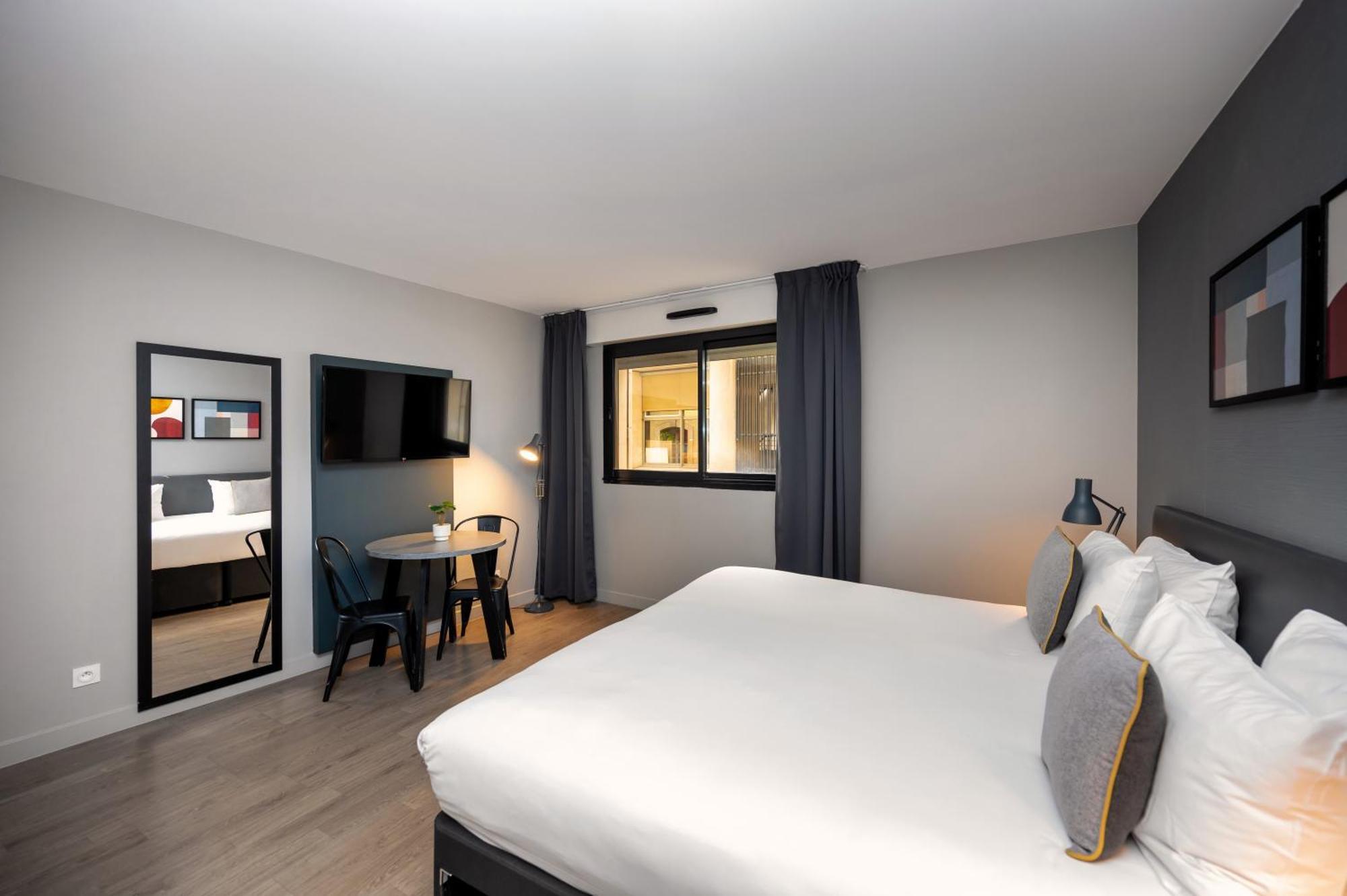 Staycity Centre Vieux Port Aparthotel