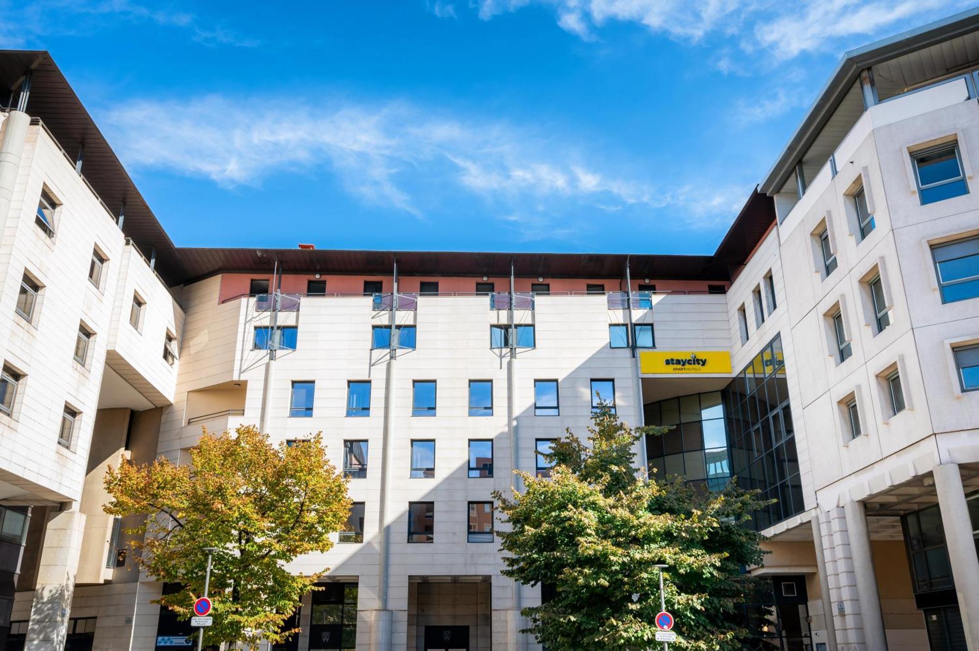 Staycity Centre Vieux Port Aparthotel 3*